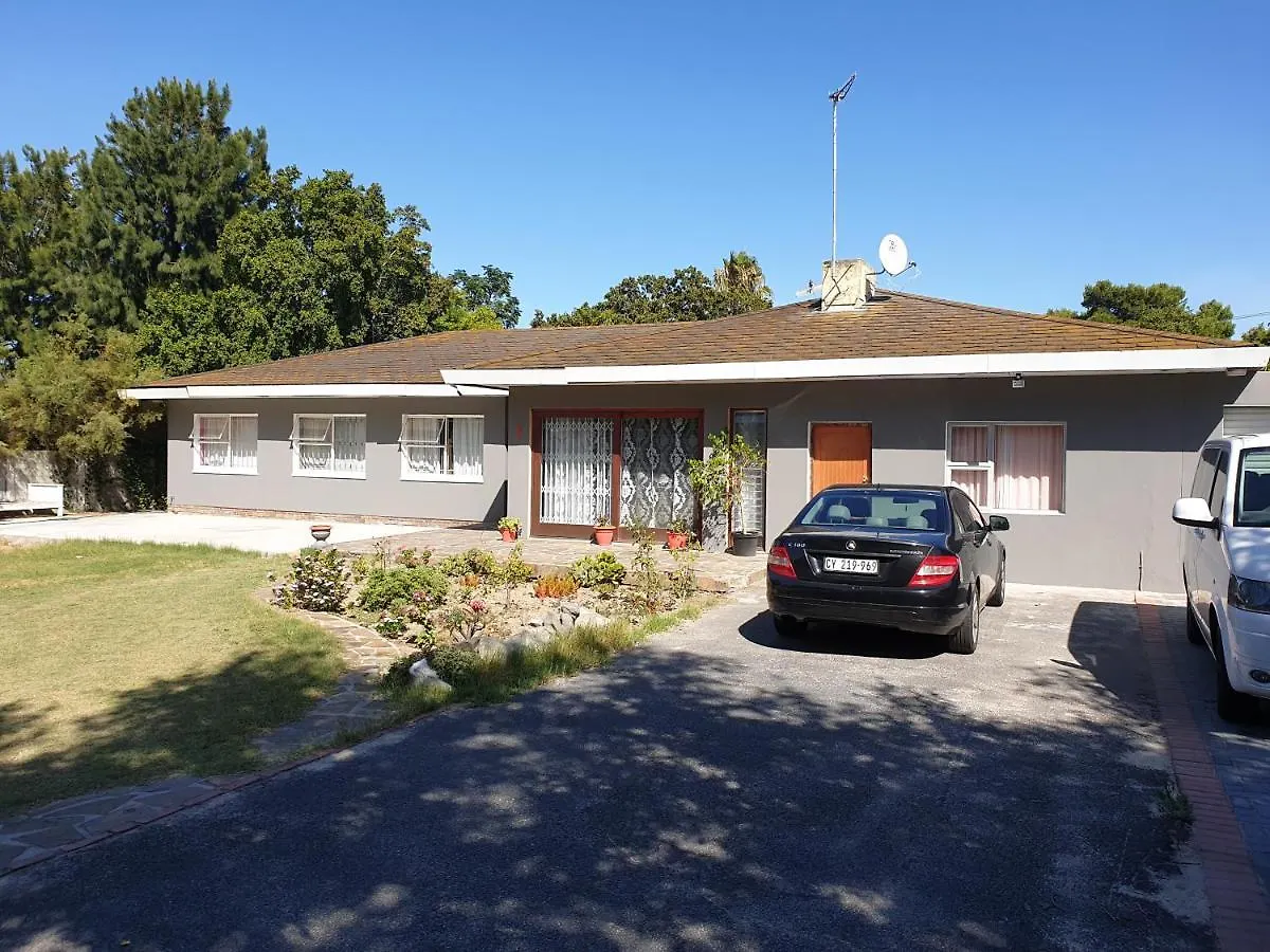 Lyronne Guest House, Shuttle And Tours Cape Town South Africa